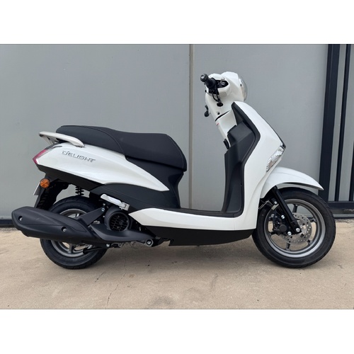 Yamaha D'elight 2024 USED